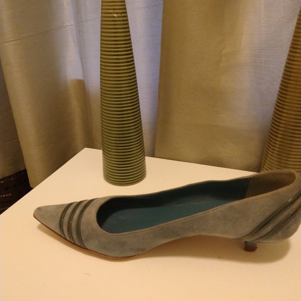 Shoes - Picture 5 of 7